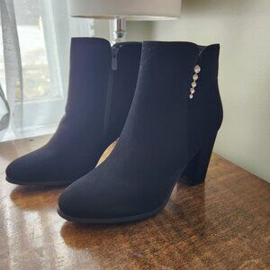 Dream Pairs Women Castaneda Black Ankle Boot With Rhinestone Accent Size 10